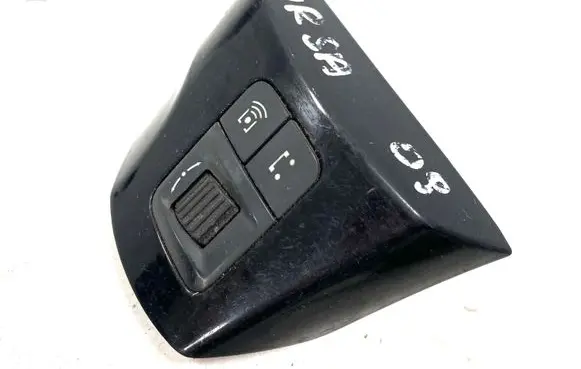 Opel Corsa D Steering wheel buttons/switches 13222331 A071122