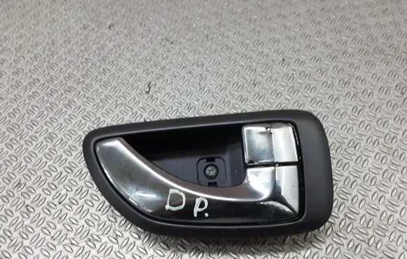 Hyundai Terracan Front door interior handle