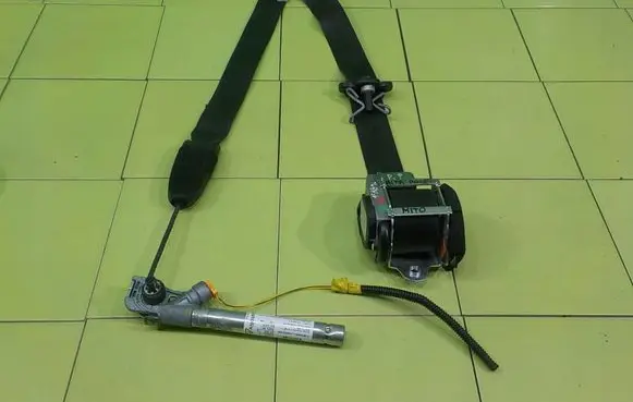 Alfa Romeo Mito Front seatbelt NAPINACZEM BEZPIECZENSTWA