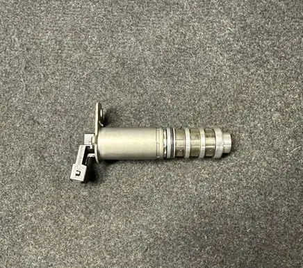 BMW 5 F10 F11 Camshaft vanos timing valve 8605123