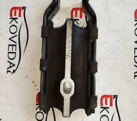 Volvo XC60 Gearbox mount 31262935 8G9N6P082BA