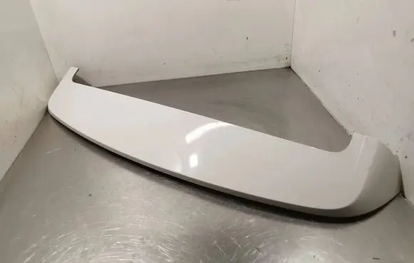 Tailgate/trunk spoiler