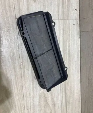 Nissan Juke II F16 Quarter panel pressure vent 8200213712C