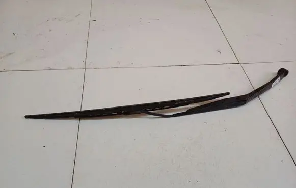 Toyota Avensis Verso Front wiper blade arm