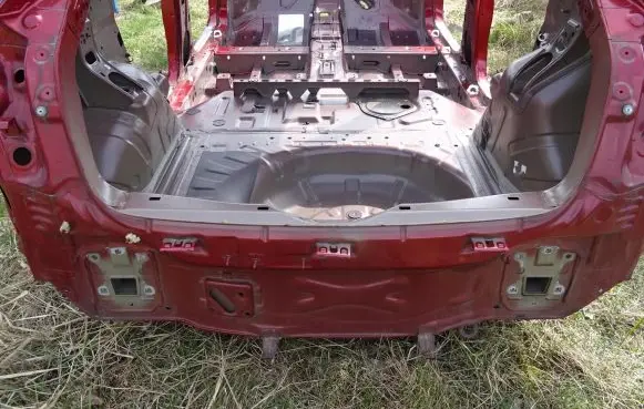 Nissan Pulsar Rear bodywork 