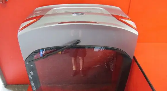 Ford Mondeo MK IV Tailgate/trunk/boot lid