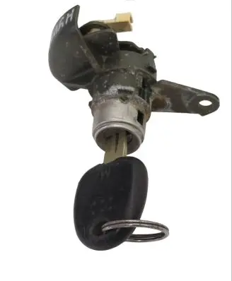 Hyundai Scoupe Coupe door lock (next to the handle) 