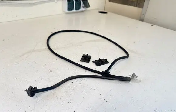 Opel Vivaro Windshield washer fluid hose 