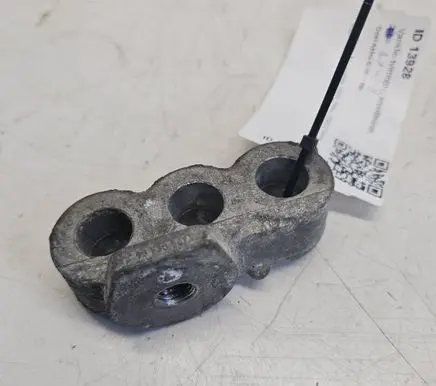 Opel Astra G Engine mounting bracket
