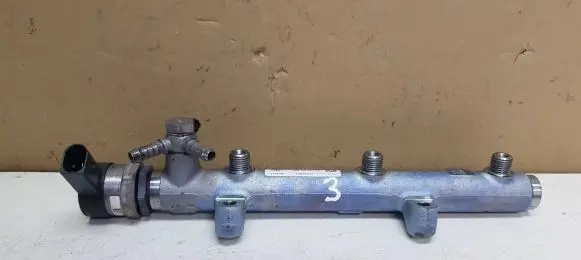Fuel main line pipe