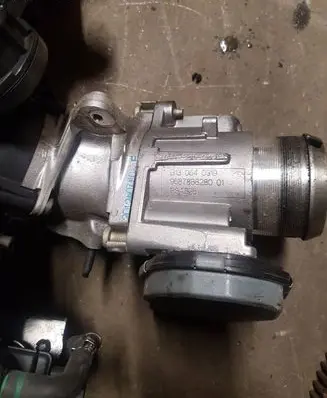 Land Rover Evoque I Throttle valve 9687888280 B130640319