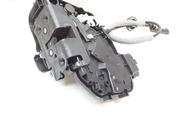 Volvo V70 Front door lock 31253665