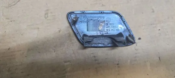 Volkswagen PASSAT B6 Headlight washer spray nozzle cap/cover 3C0955109A