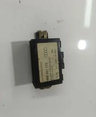 Audi A4 S4 B5 8D Alarm control unit/module 4B0951173