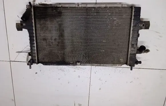 Opel Zafira B Coolant radiator 