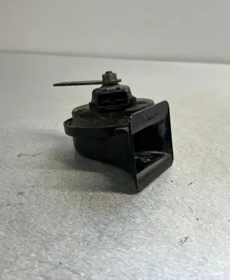 Audi A6 S6 C5 4B Horn signal 4B0951223A