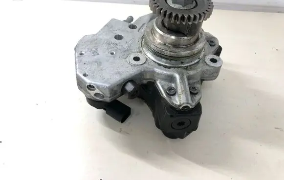 Mercedes-Benz GLE (W166 - C292) Fuel injection high pressure pump A6420107707