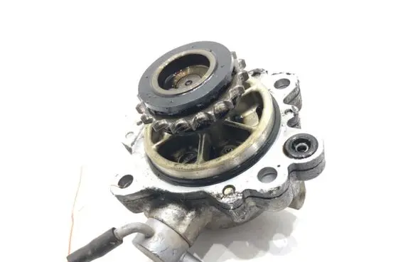 Mazda 6 Vacuum pump R2AA18G00