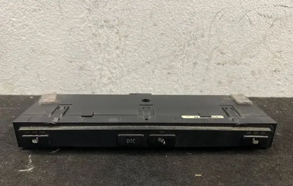 BMW 5 E60 E61 Seat heating switch 6952479 340536 13580362