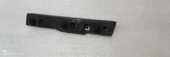 Rear bumper mounting bracket