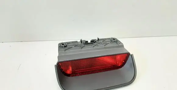 Honda CR-V Third/center stoplight P6939