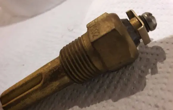 GAZ 24-10 Coolant temperature sensor TM102