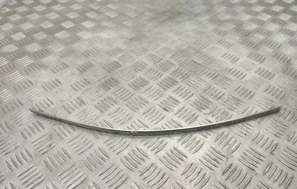Front bumper splitter molding
