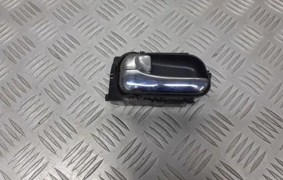 Nissan Primera Rear door interior handle