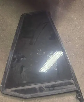 BMW 5 G30 G31 G38 Rear vent window glass 7336996 7387460
