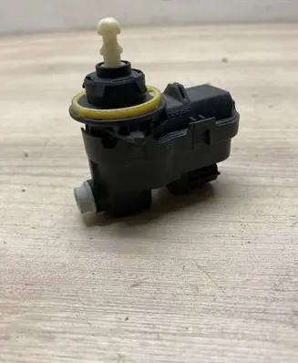 Toyota Yaris Headlight level adjustment motor 92000866