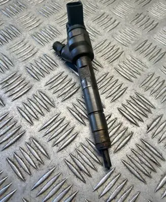 BMW 3 F30 F35 F31 Fuel injector 7810702 0445110596