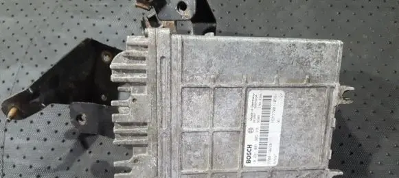 Renault Laguna I Engine control unit/module 0281001905 7700110650