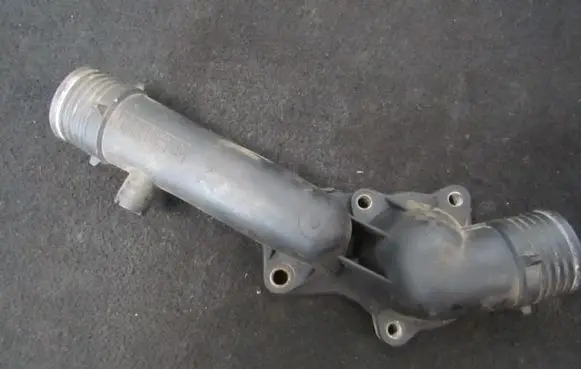 BMW 7 E38 Engine coolant pipe/hose 11531740478 11.53-1740478