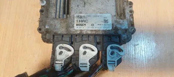 Ford Focus C-MAX Engine control unit/module ECU 3M51-12A650-MC 0281011263