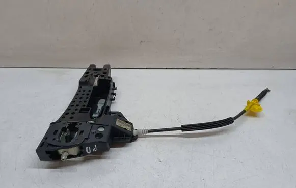 Audi A5 8T 8F Front door exterior handle/bracket 8T02837886A
