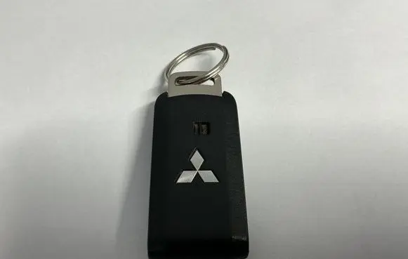 Mitsubishi L200 Ignition key/card GHR-M004