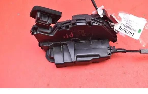 Skoda Fabia Mk3 (NJ) Front door lock 5TB837016A