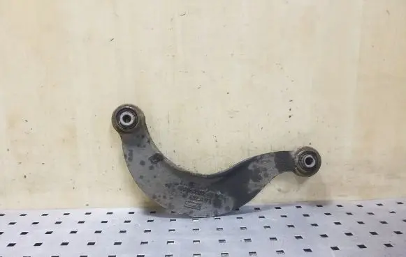 Rear control arm