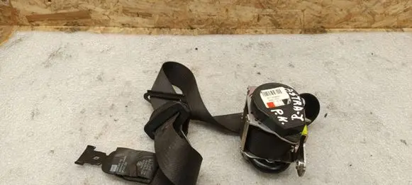 Opel Astra J Front seatbelt 617023600