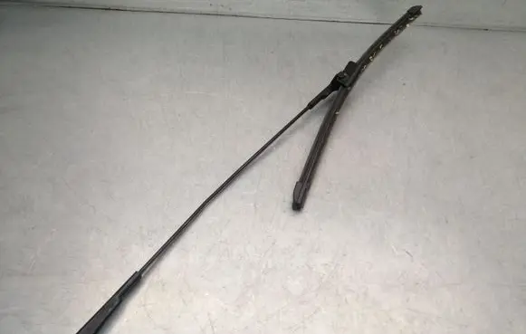 Ford Focus Windshield/front glass wiper blade 4M5117526CB