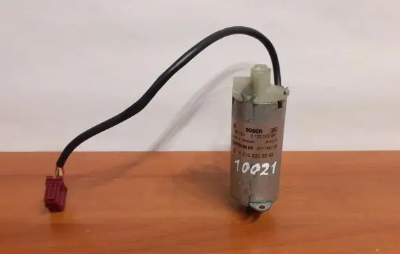 Mercedes-Benz S W220 Seat adjustment motor 10021 A2208205042