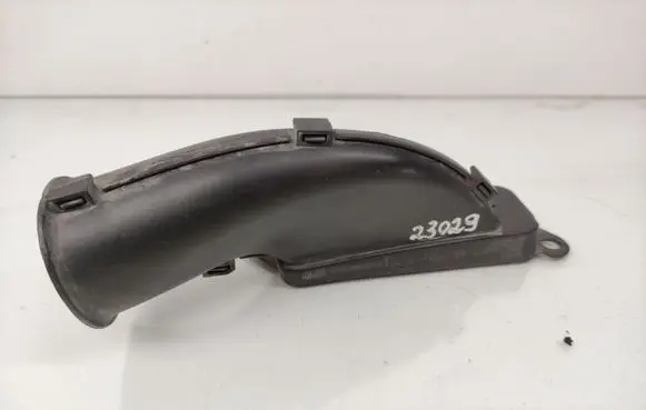 Ford Focus Air intake duct part CV619E635BB