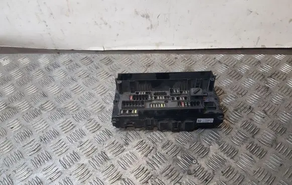 Audi A7 S7 4G Fuse module 923442101