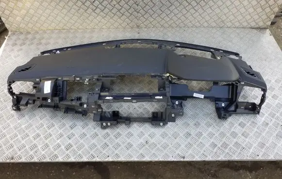 Nissan Qashqai J12 Dashboard 682006UA2A