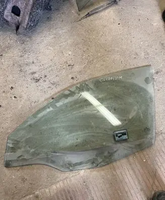 Mitsubishi Carisma Front door window glass four-door