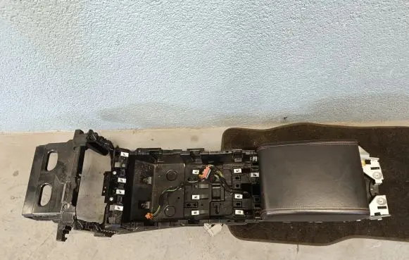 Jaguar XF X250 Center console