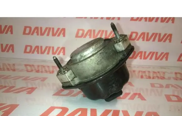 BMW 7 E65 E66 Engine mount bracket 6771918