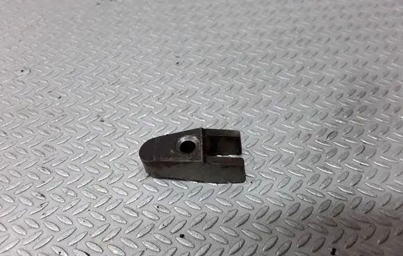 Mercedes-Benz S W220 Fuel Injector clamp holder