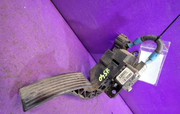 KIA K2700 King Cab Accelerator throttle pedal BLDB4D432
