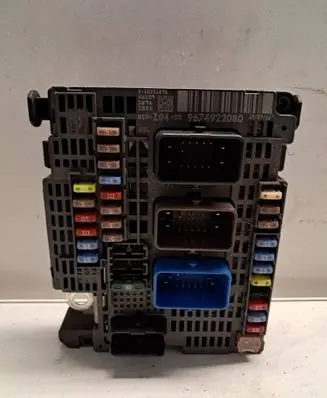 Peugeot 508 Fuse module 9674922080